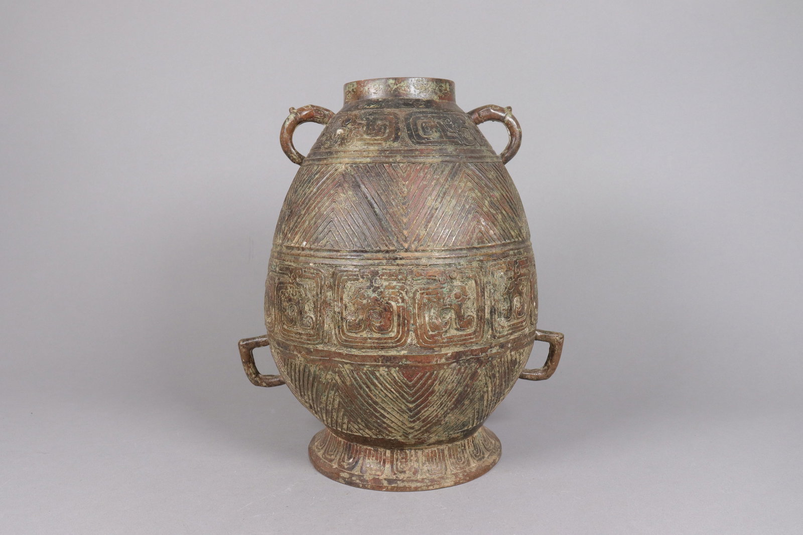 Chinese large bronze vessel: Chinese large bronze vessel. H: 13.2" x W: 11."