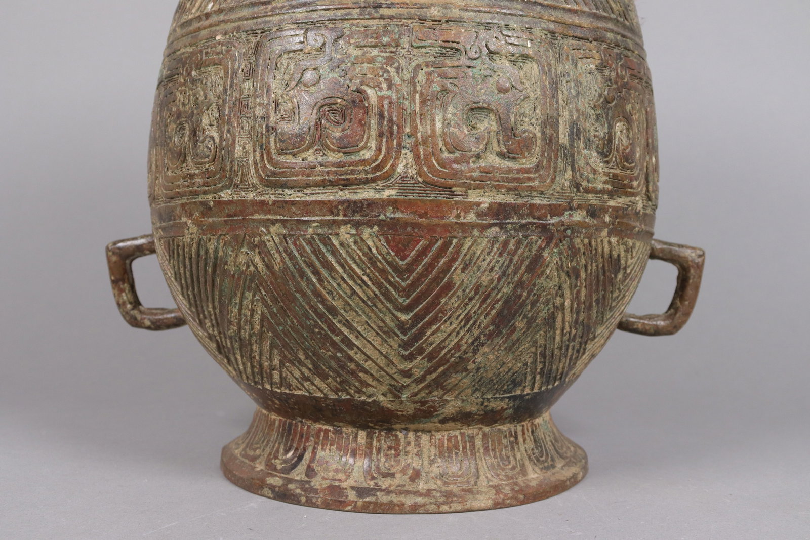 Chinese large bronze vessel - 5
