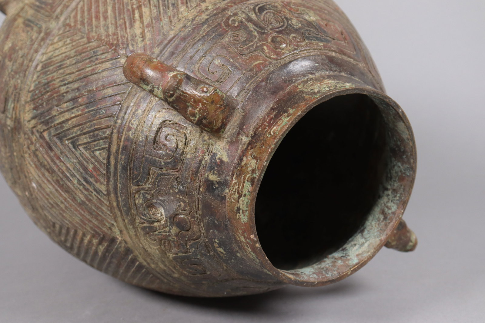 Chinese large bronze vessel - 7
