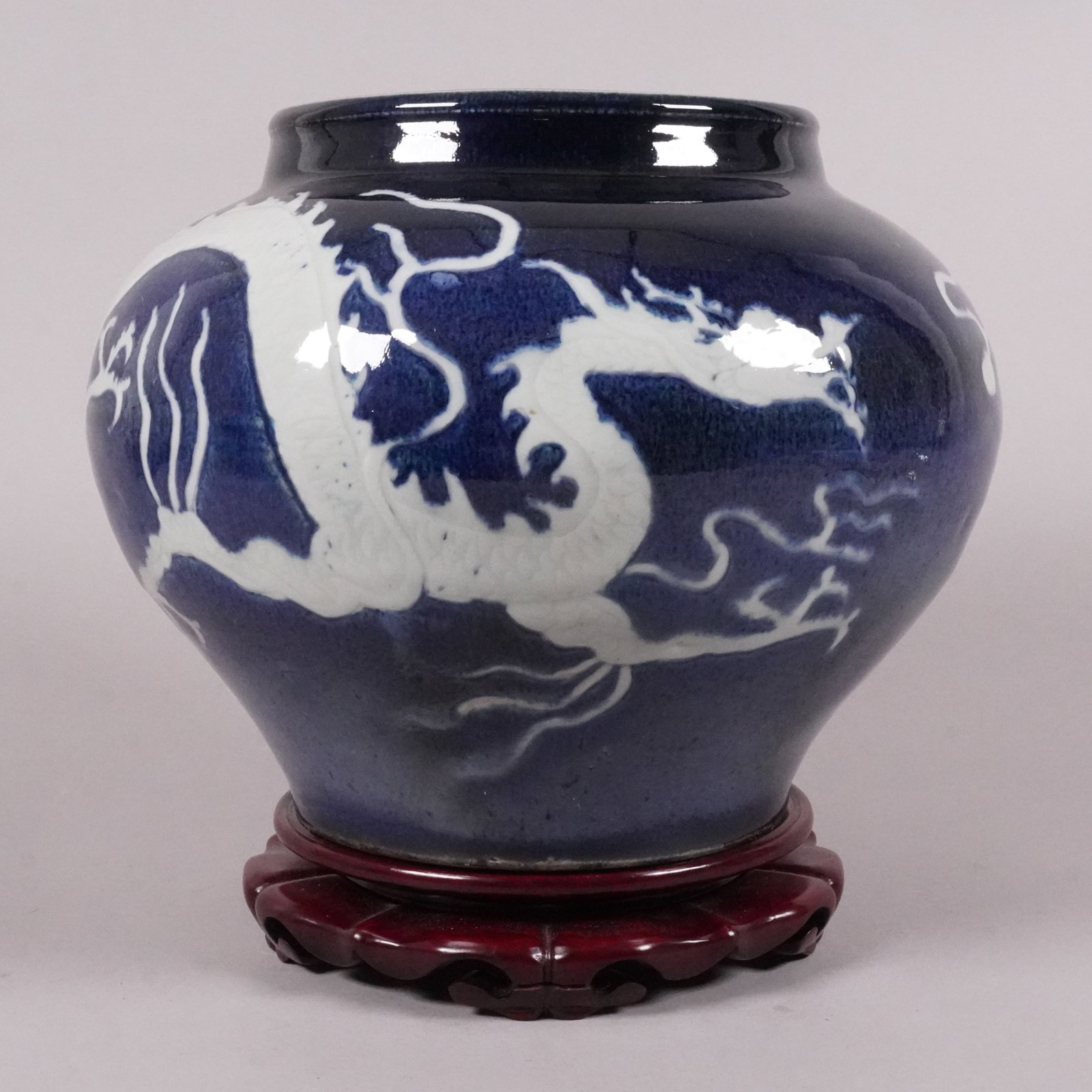 Chinese large dragon jar (1 of 7)