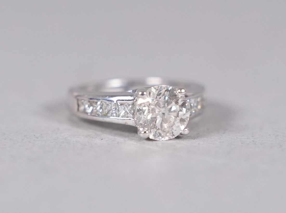 14 kt w/g natural diamond ring (1 of 9)
