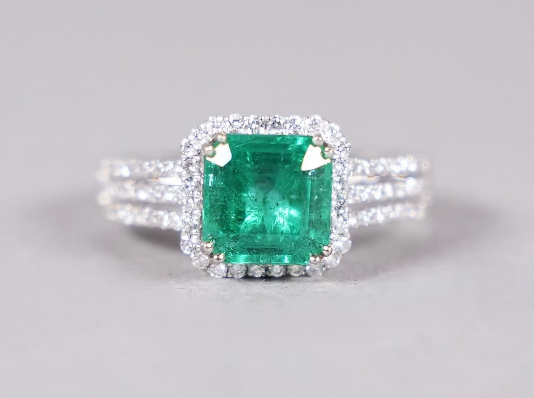 Platinum natural emerald diamond ring - 2