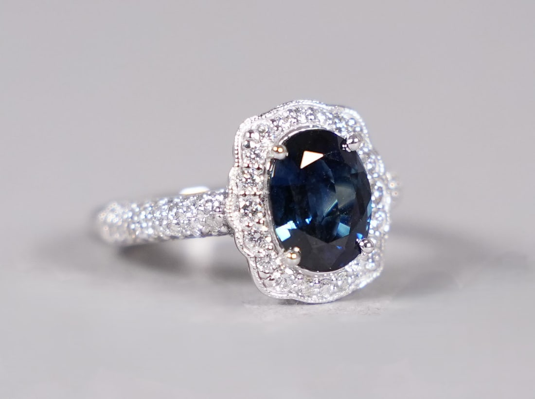 Platinum natural sapphire diamond ring GIA: Platinum natural sapphire diamond ring. Comes with GIA certificate. Total 2.77 carats natural sapphire. Total 0.67 carats natural diamond. US ring size 6.75.