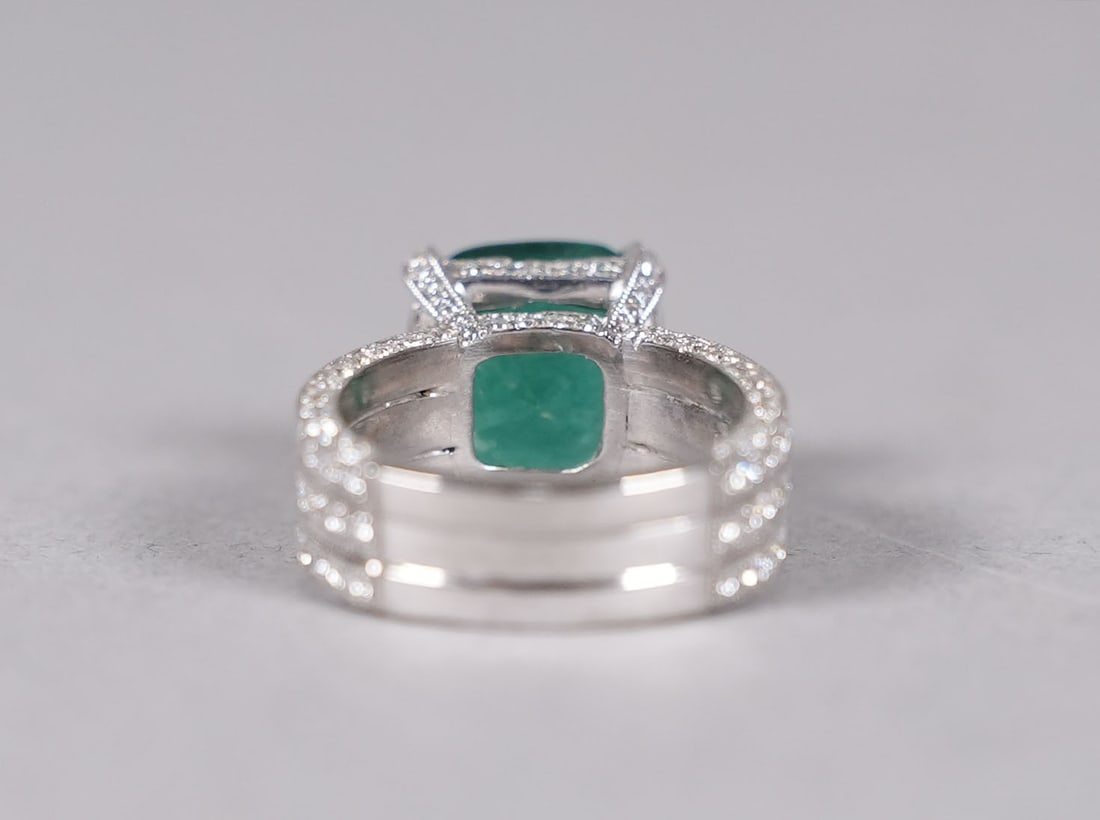 Platinum natural emerald diamond ring - 4