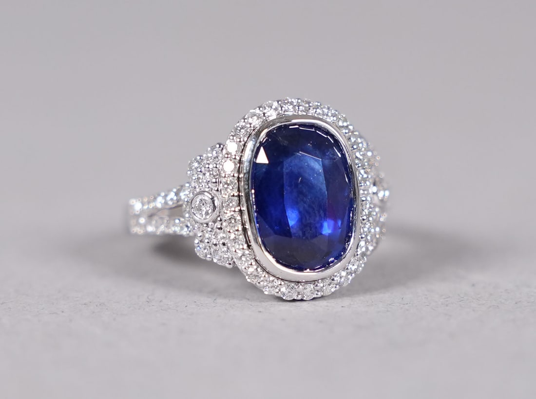 Platinum natural sapphire diamond ring GIA: Platinum natural sapphire diamond ring, comes with GIA certificate. Total 3.18 carats natural sapphire. Total 0.63 carats natural diamonds. US ring size 6.80.