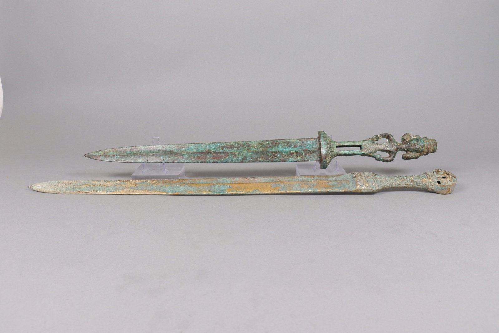 Lots Chinese bronze sword: Lots Chinese fine bronze sword. L: 26.1" x W: 2."
