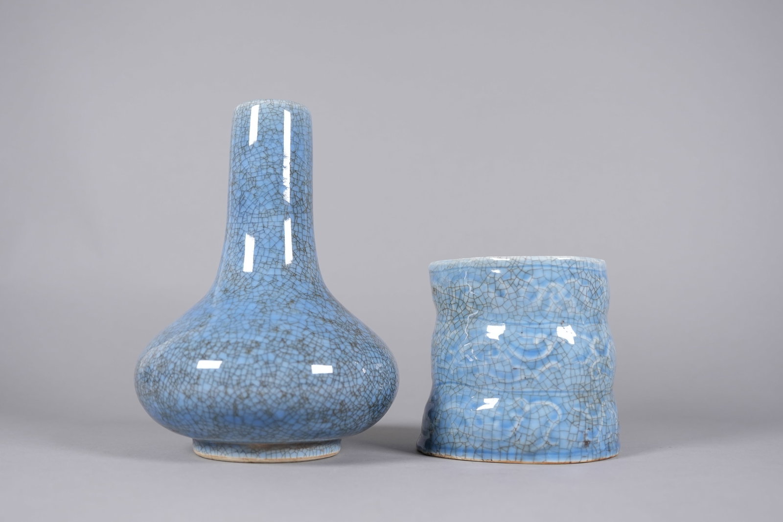 2 Chinese fine crackled porcelains: 2 Chinese fine crackled porcelain vase, largest H: 9" x W: 6.2."