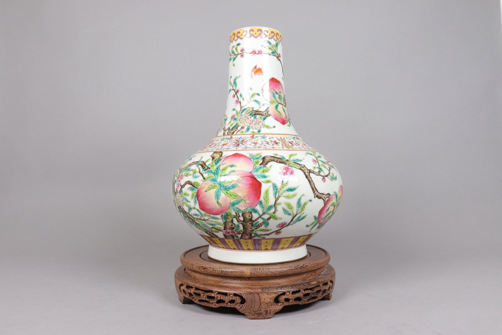 Chinese antique fine vase (1 of 7)