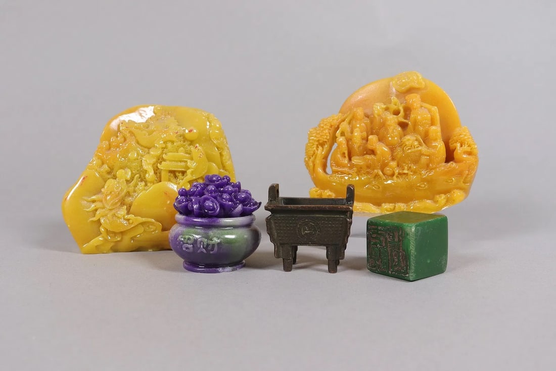 Lots Chinese carved items: Lots Chinese carved items.