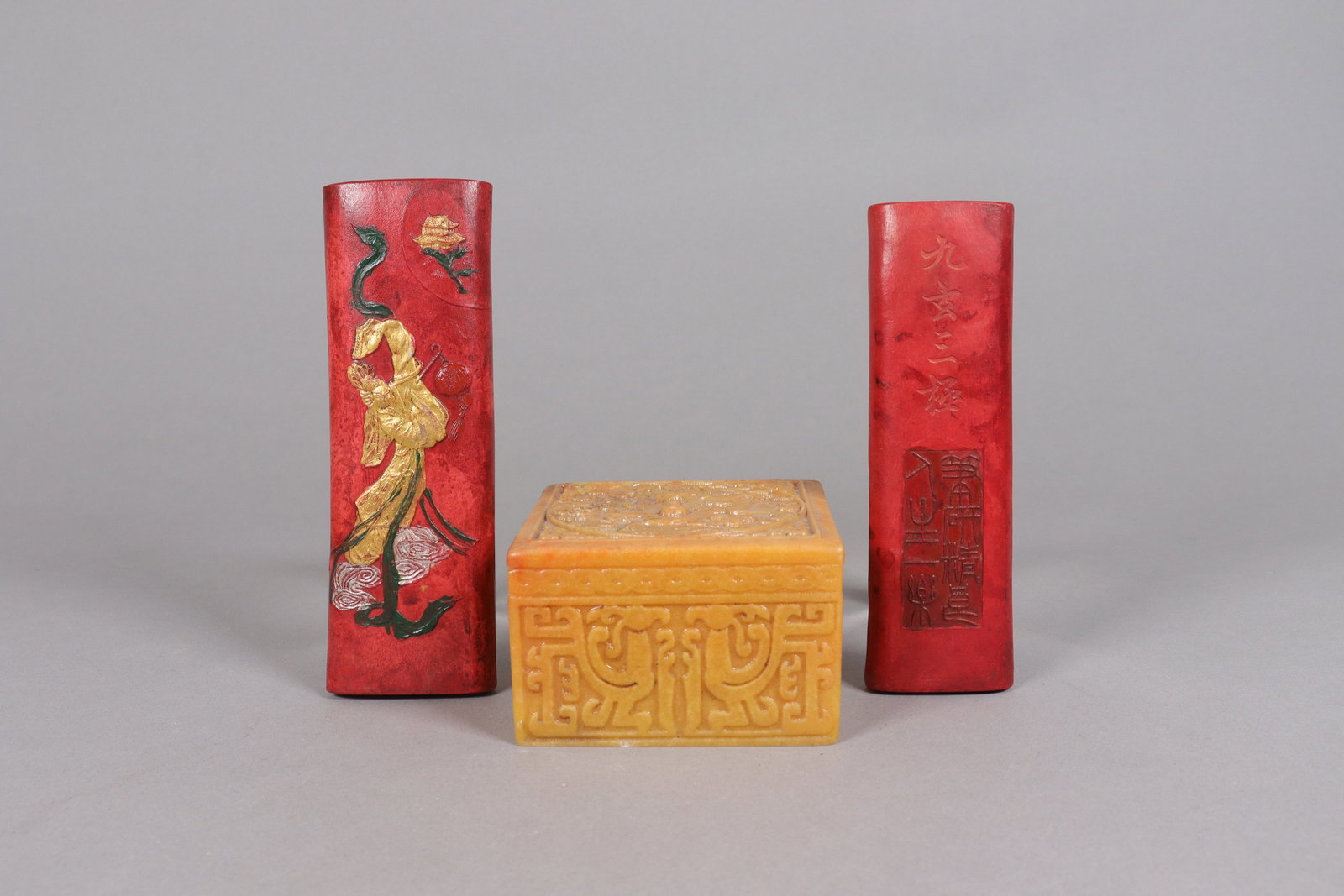 Lots Chinese fine carvings: Lots Chinese fine carvings.