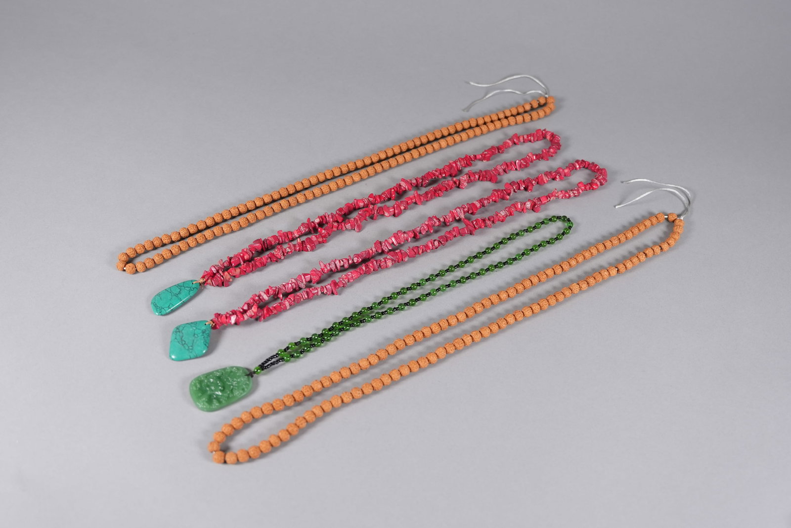 Lots Chinese fine necklaces: Lots Chinese fine necklaces.
