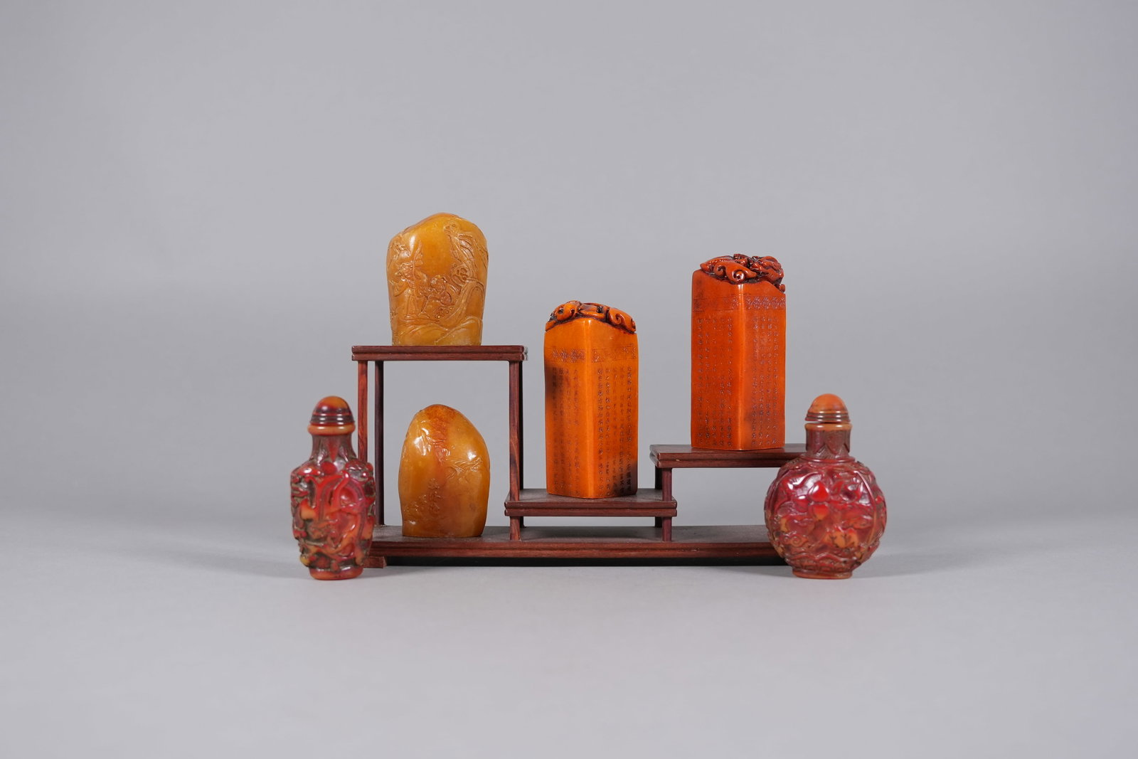 Lots Chinese fine carvings: Lots Chinese fine carvings.