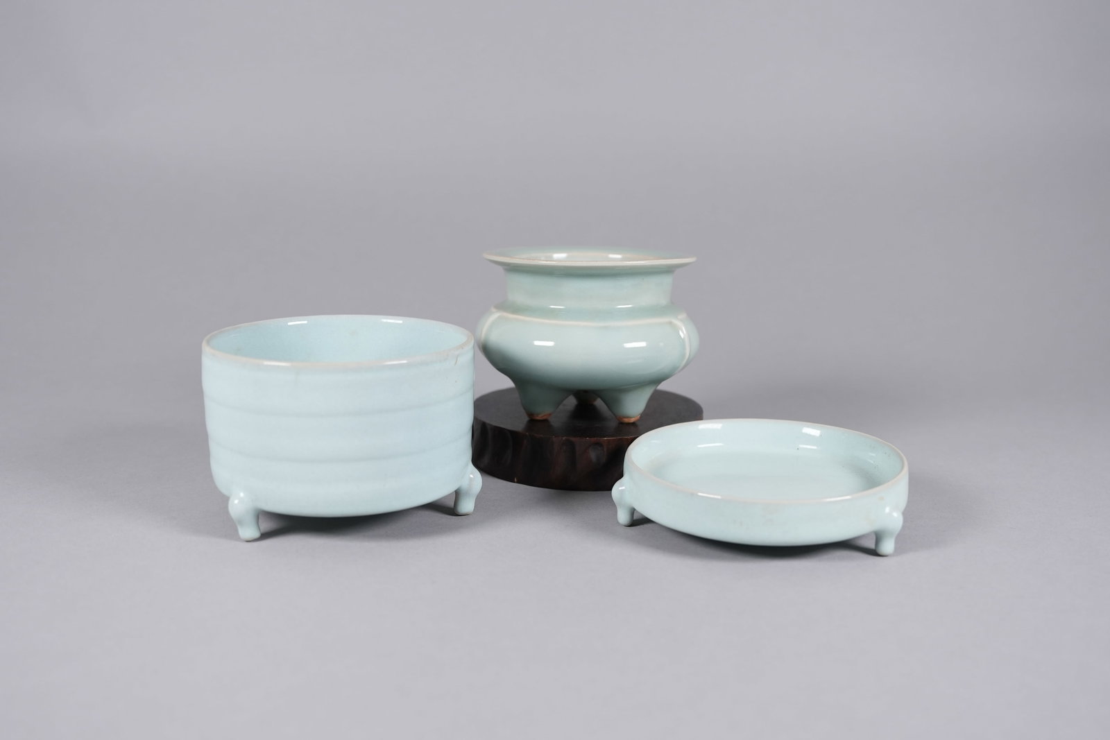 Lots Chinese fine celadon porcelains: Lots Chinese fine celadon porcelains, largest H: 3.5" x W: 5.1."