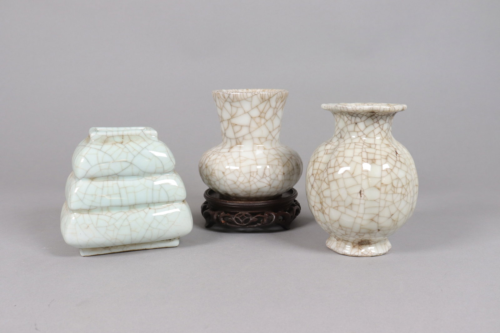 3 Chinese fine crackled porcelains: 3 Chinese fine crackled porcelains, largest H: 5.5" x W: 4.3."