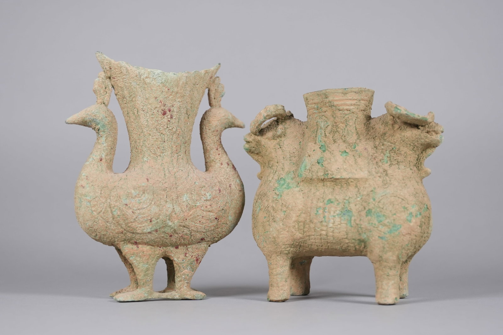 2 Chinese fine bronze vessels: 2 Chinese fine bronze vessels. Largest H: 7.5" x W: 5.9."