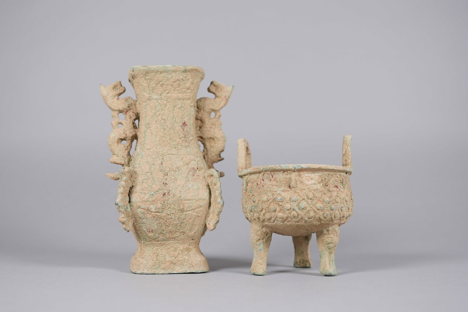 2 Chinese fine bronze vessels (1 of 7)