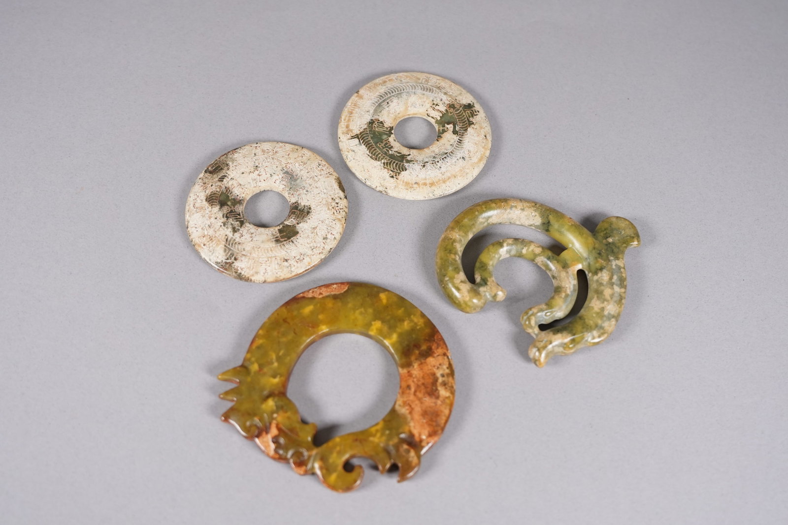 4 Chinese fine jade ornaments (1 of 7)