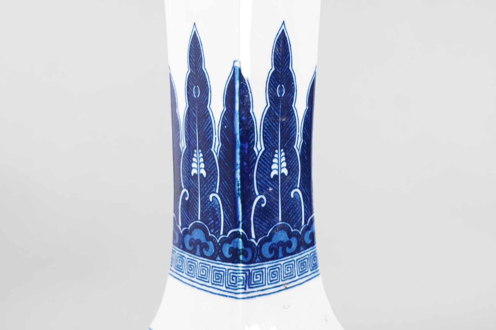Chinese fine b/w vase - 6