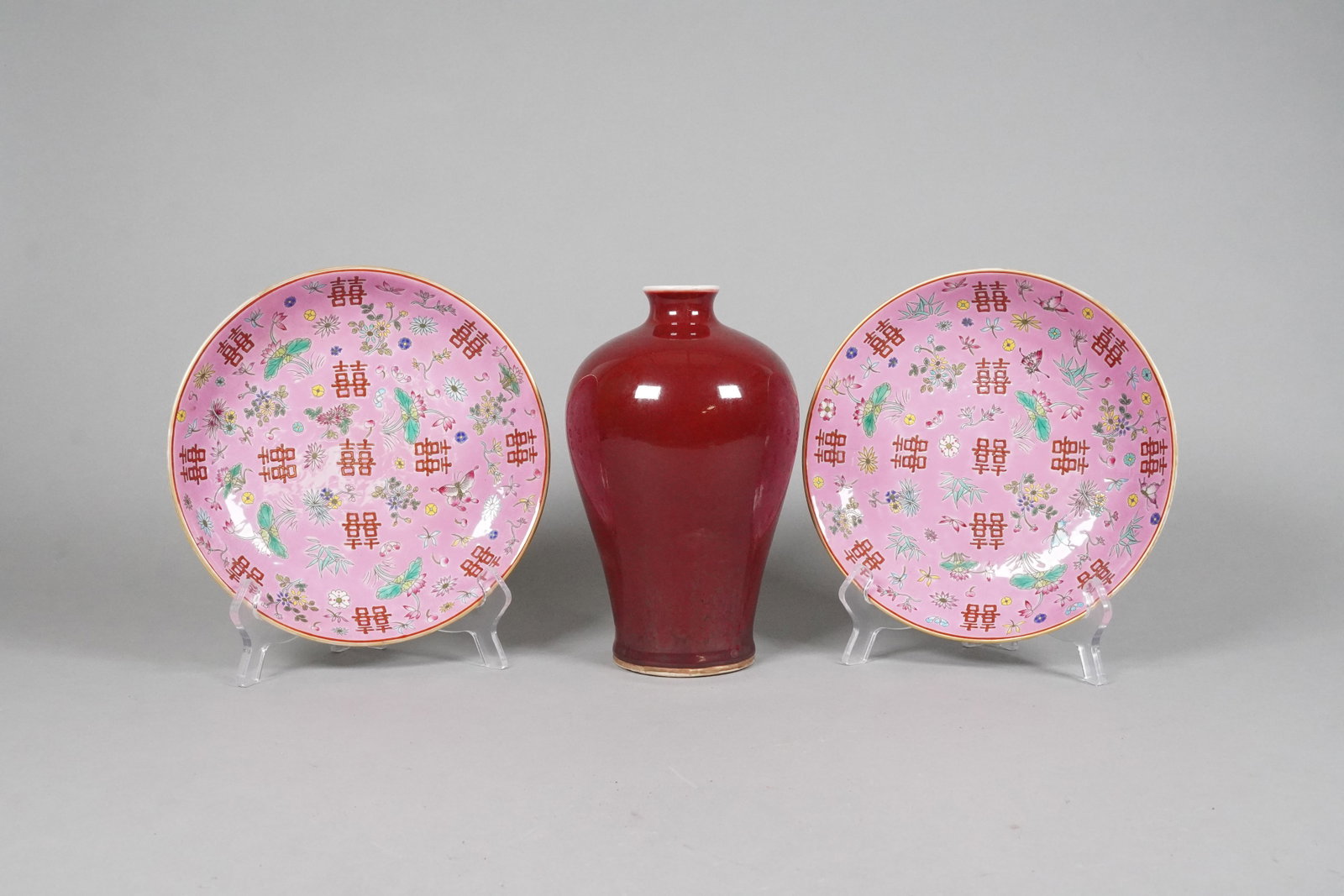Lots Chinese fine porcelains: Lots Chinese fine porcelains, largest H: 8.5" x W: 5.2."