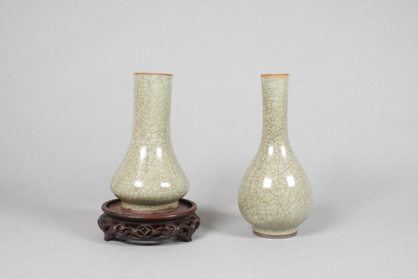 2 Chinese fine crackled vase: 2 Chinese fine crackled vase, largest H: 7.5" x W: 3.5."
