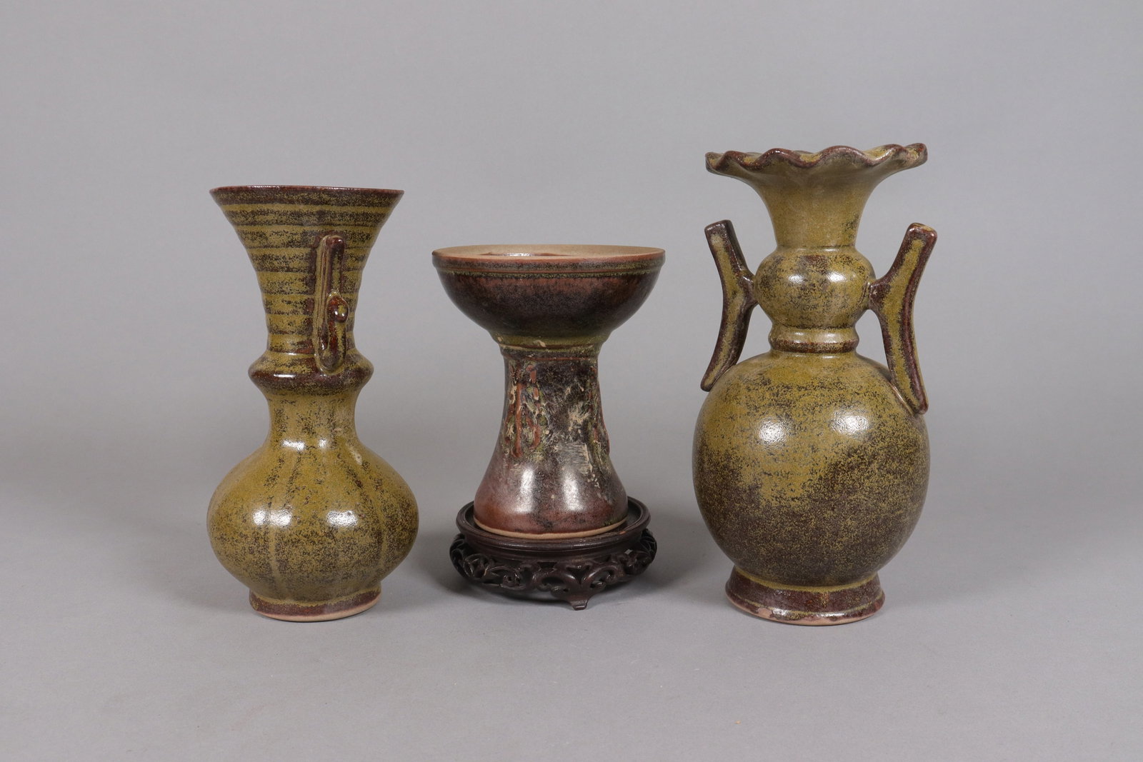 3 Chinese fine ceramic vase: 3 Chinese fine ceramic vase. Largest H: 9" x W: 4.75."