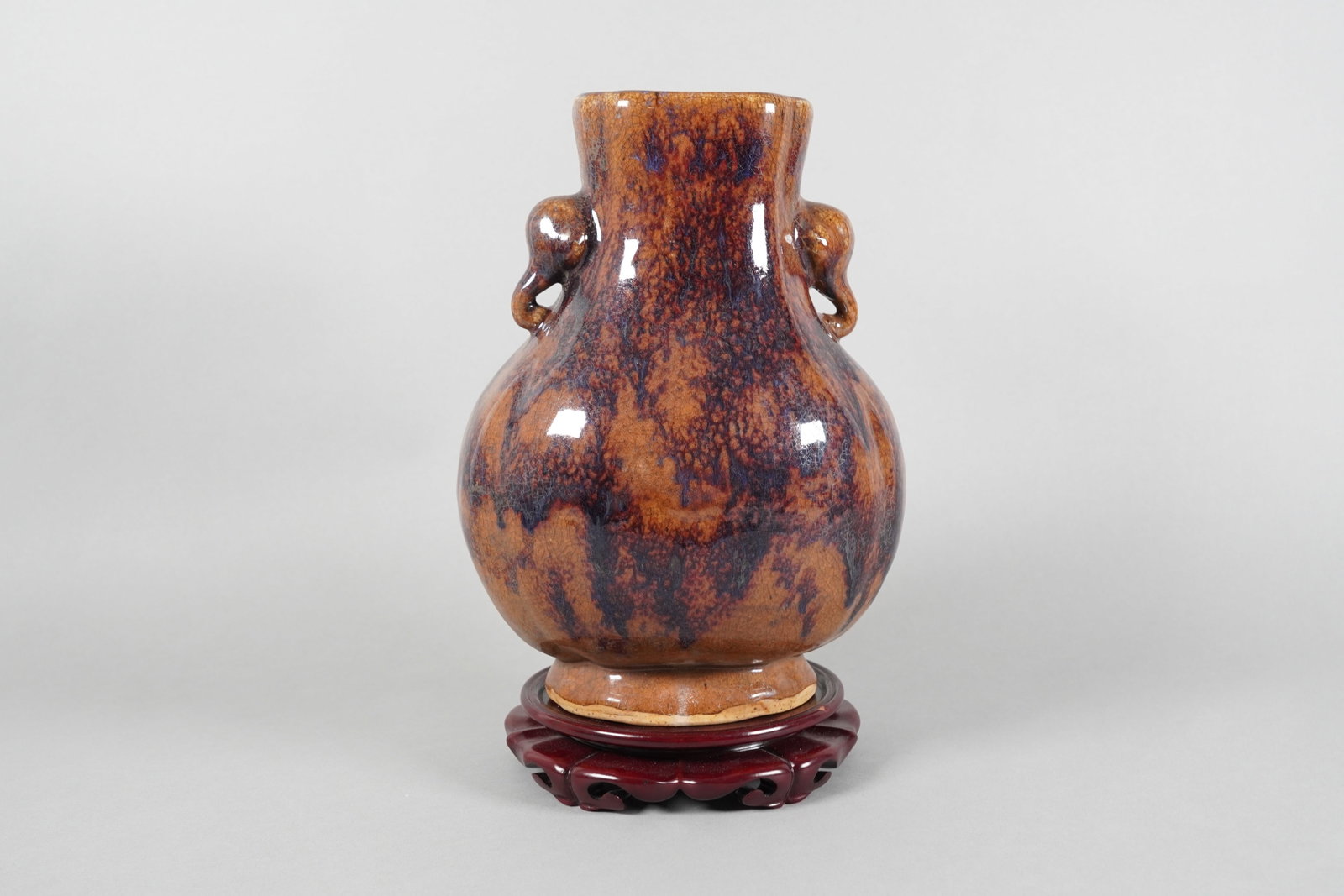 Chinese fine handled vase (1 of 7)