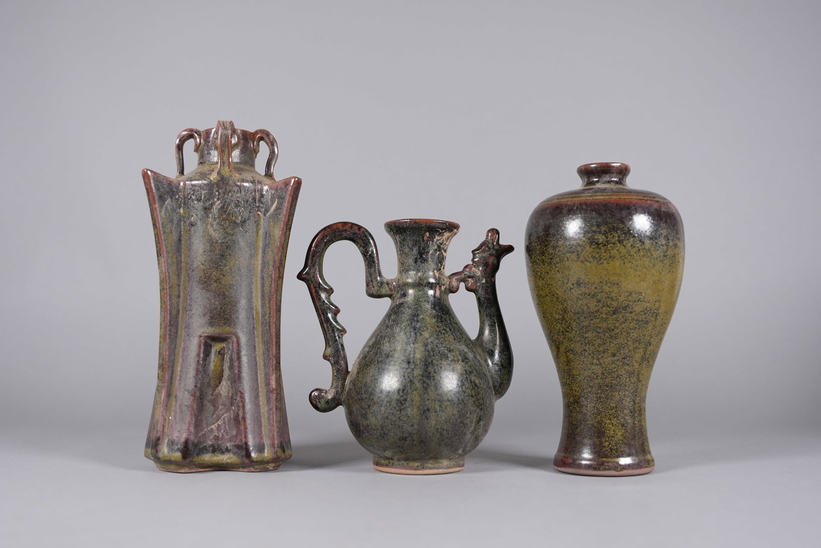 3 Chinese dark green vase: 3 Chinese fine dark green vase. Largest H: 10" x w: 4."