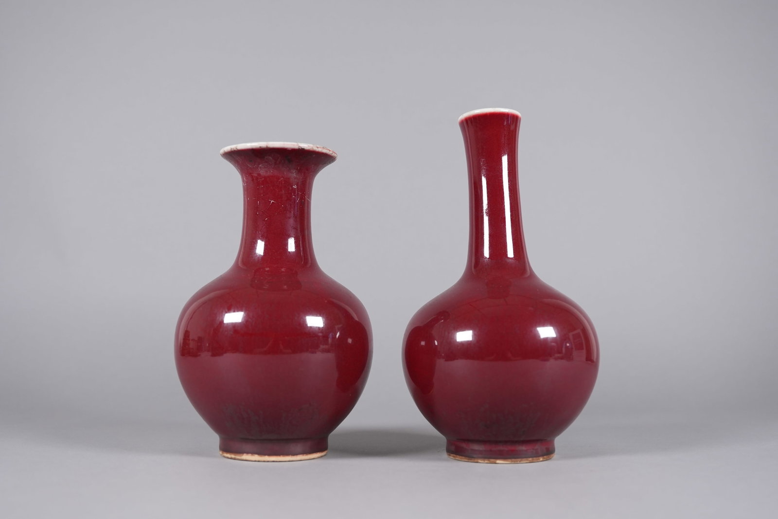 2 Chinese fine red vase: 2 Chinese fine red vase. Largest H: 9.4" x W: 5.3."