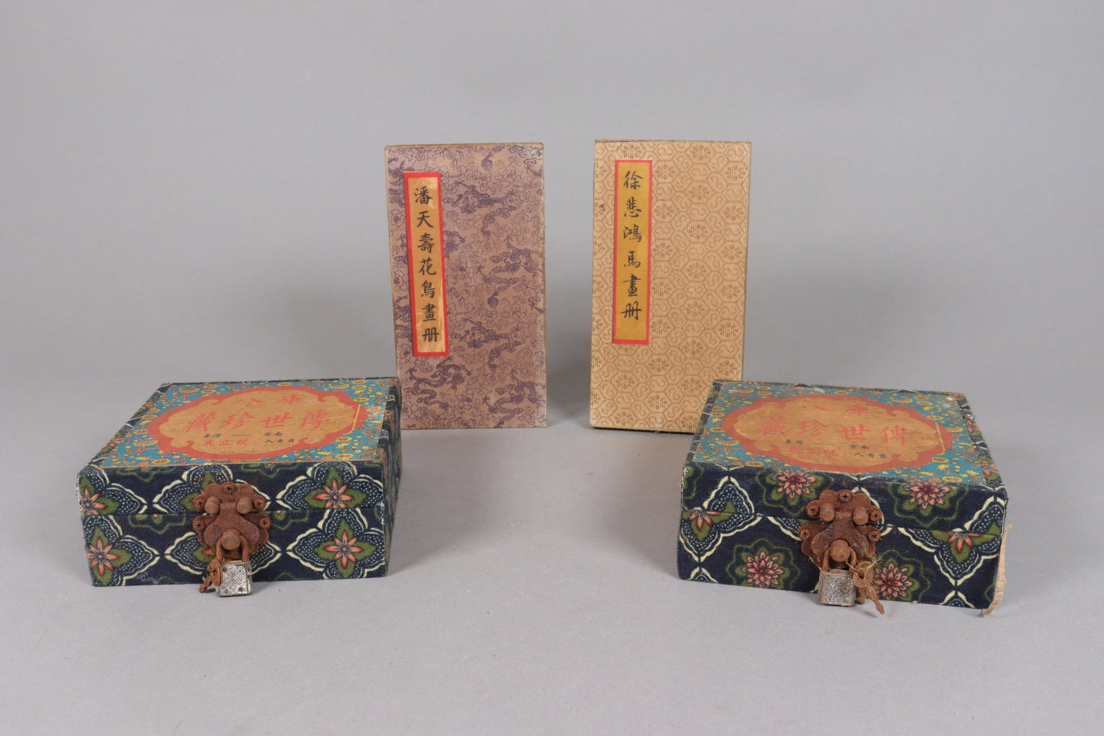 Lots Chinese art albums and other items: Lots Chinese art album and other items sealed in box.