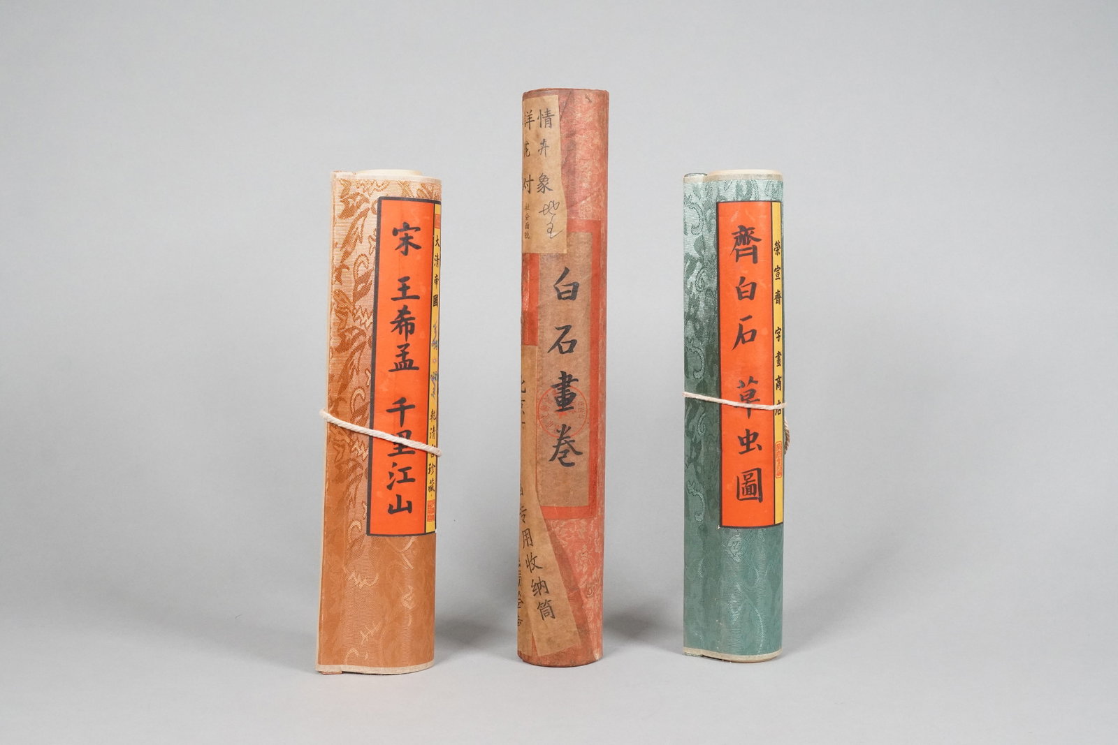 Lots Chinese art scrolls: Lots Chinese art scrolls.