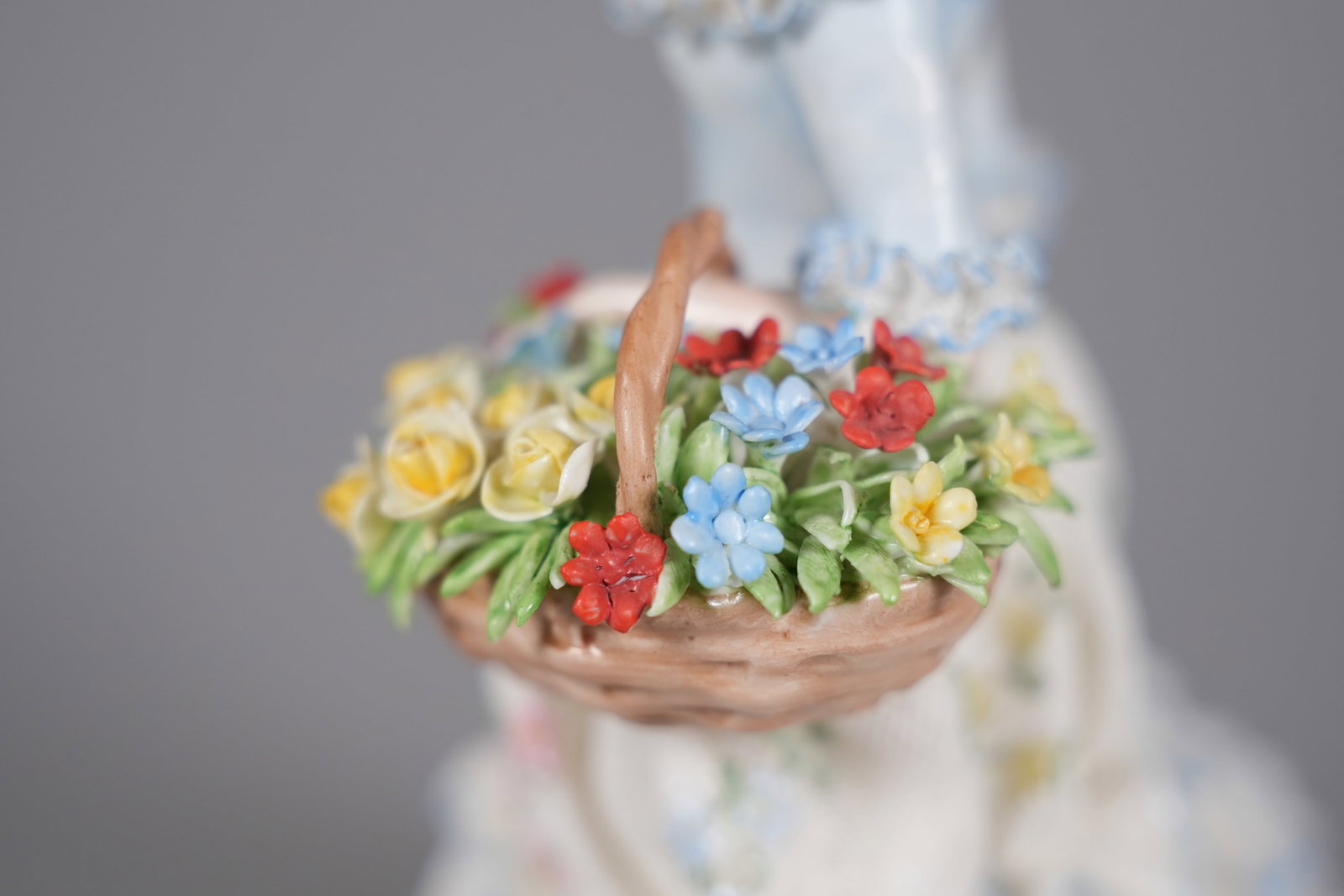 A vintage figurine - 5