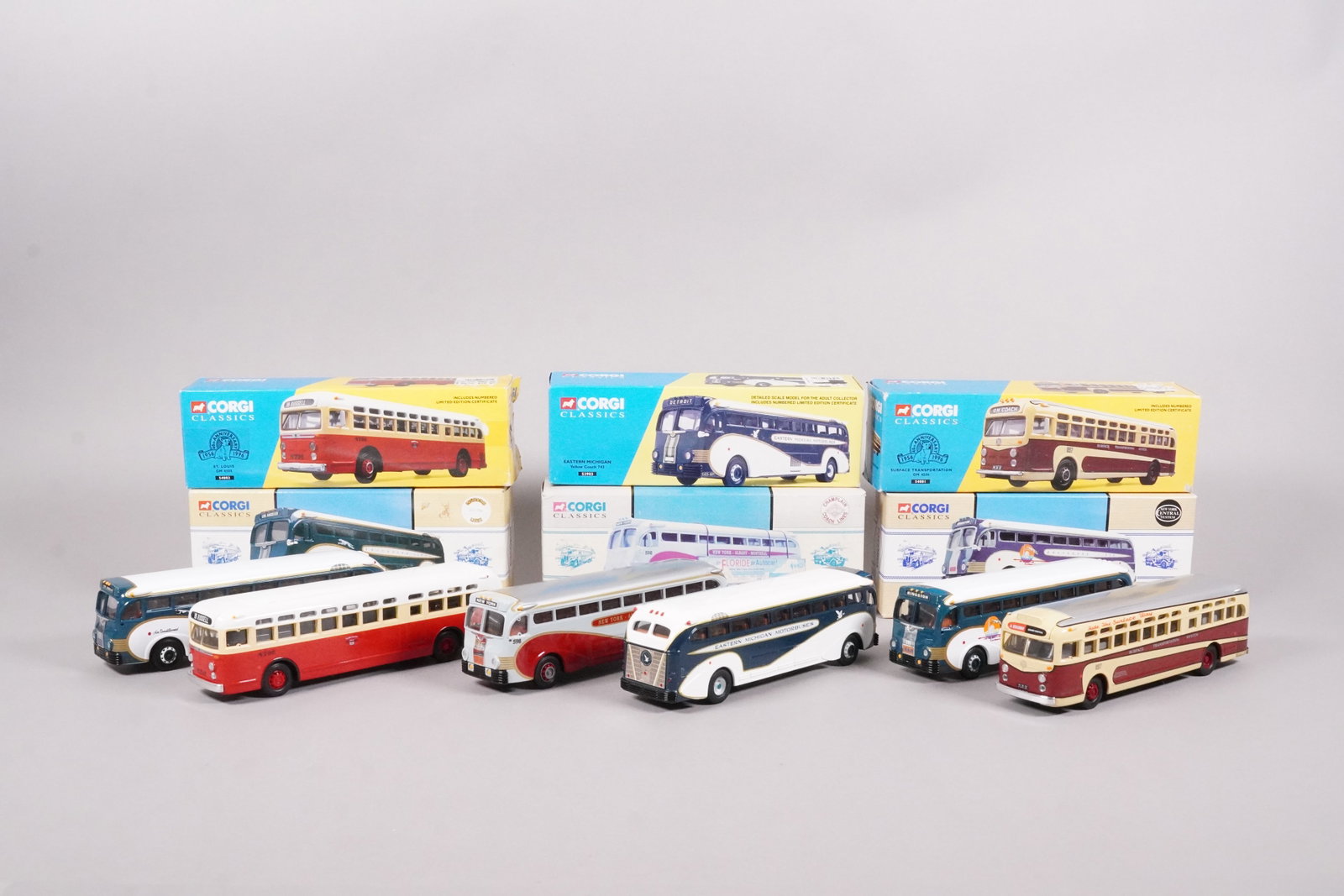 Lots Corgi bus with boxes (1 of 7)