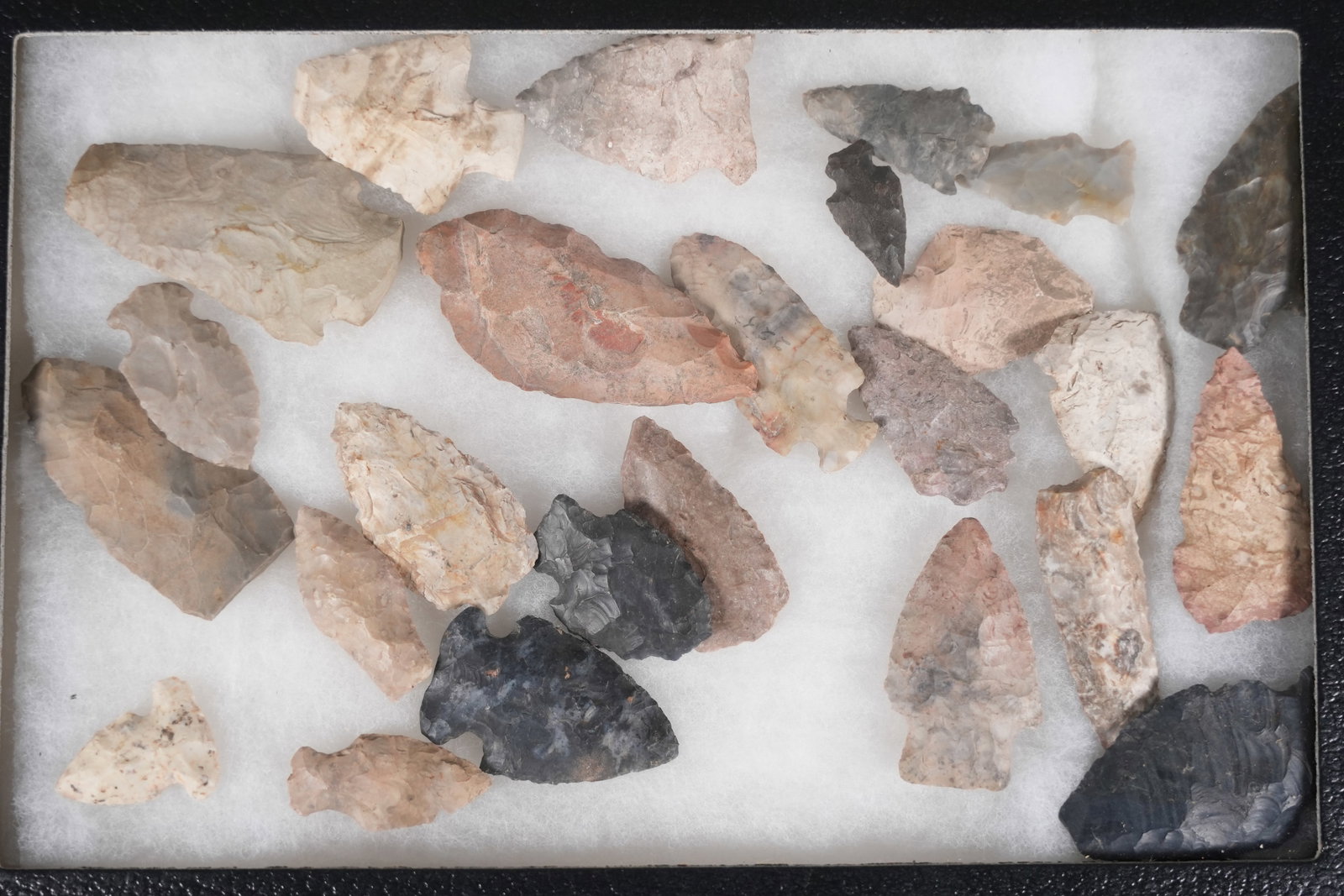 Lots Native American antique arrowheads - 3