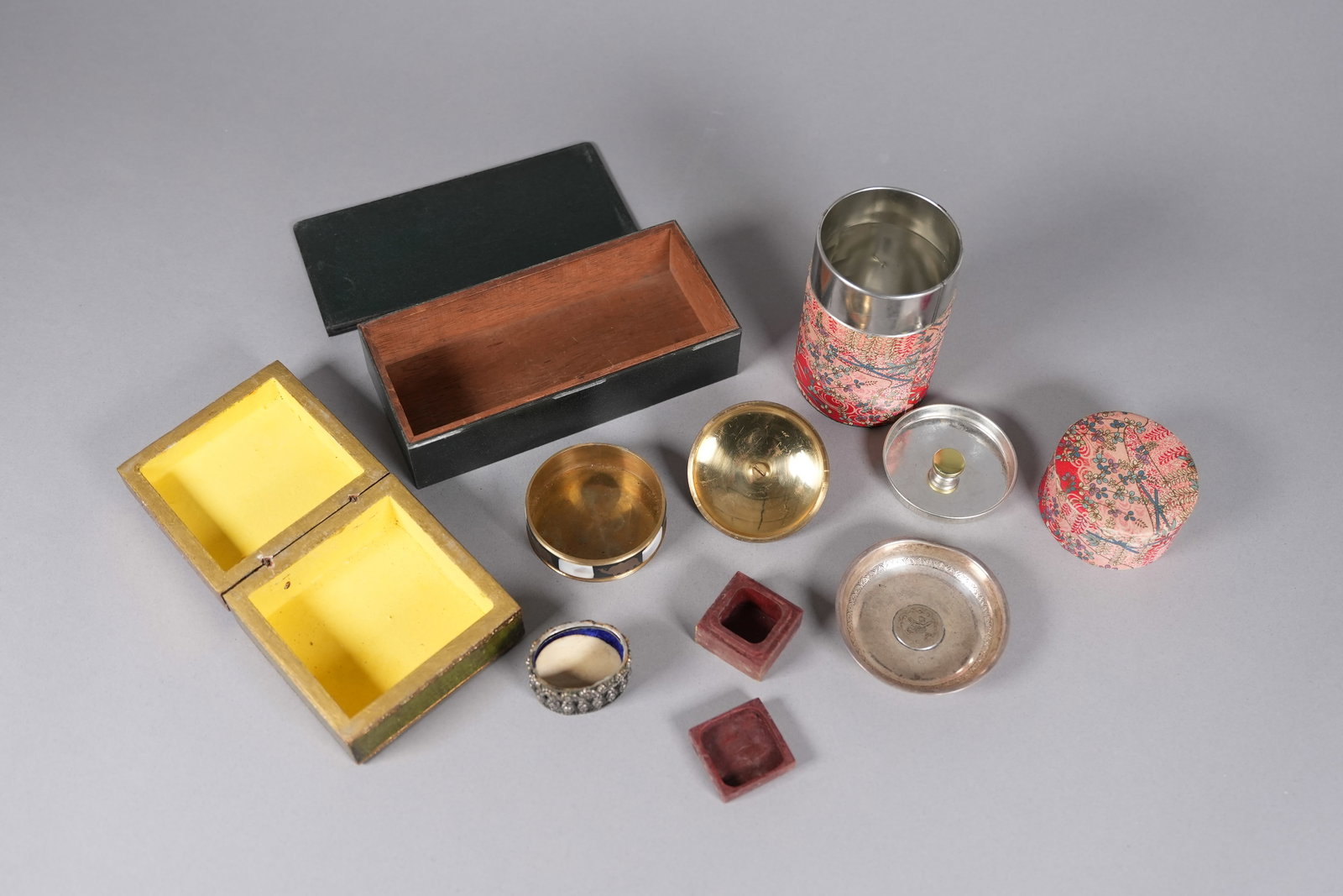 Lots estate items - 3