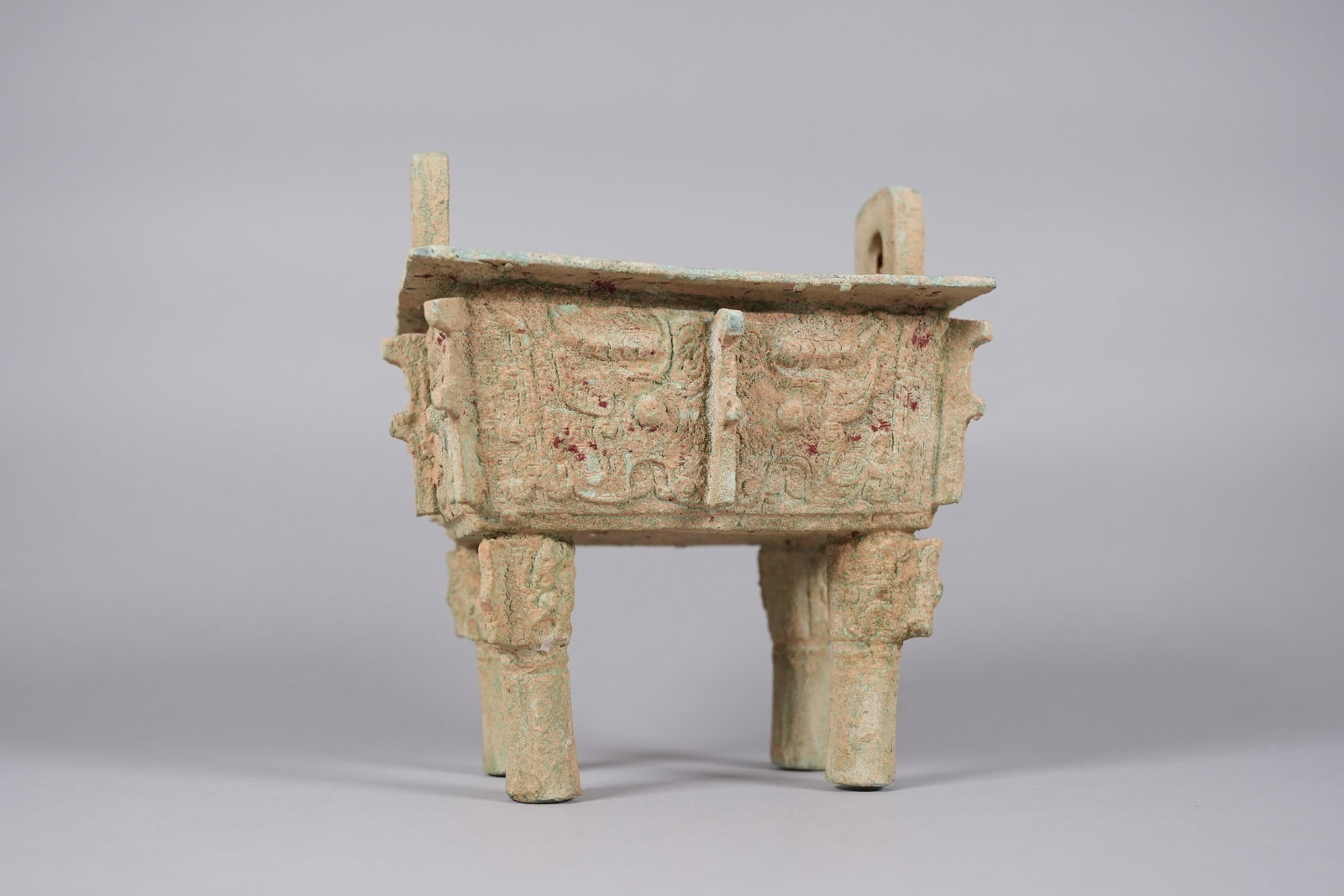 Chinese fine bronze censer: Chinese fine bronze censer. H: 8.6" x W: 7.4."