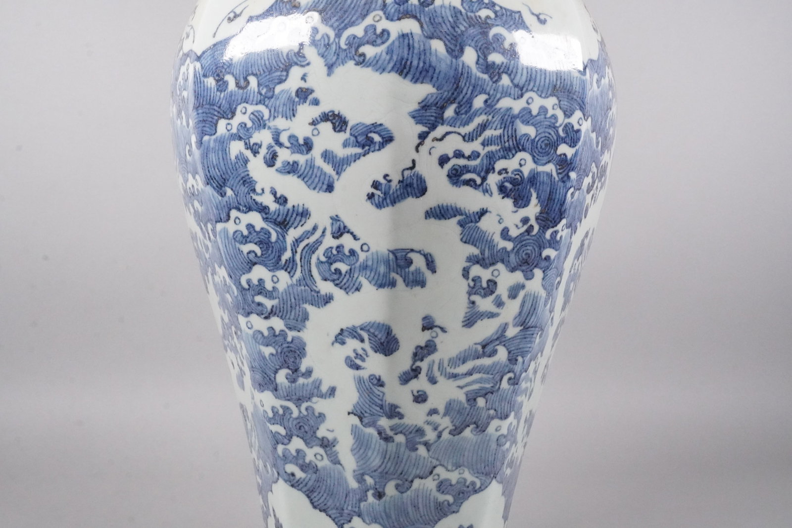 Chinese massive b/w dragon vase - 6
