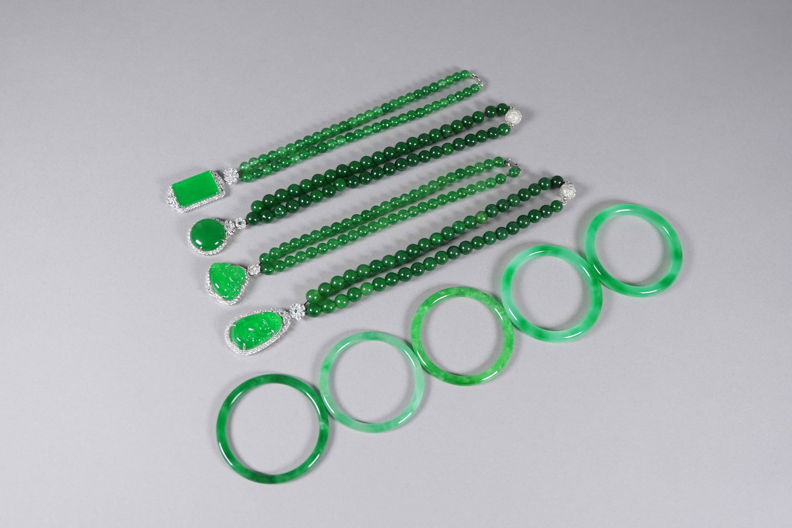 Lots Chinese apple green jewelry: Lots Chinese apple green jewelry.