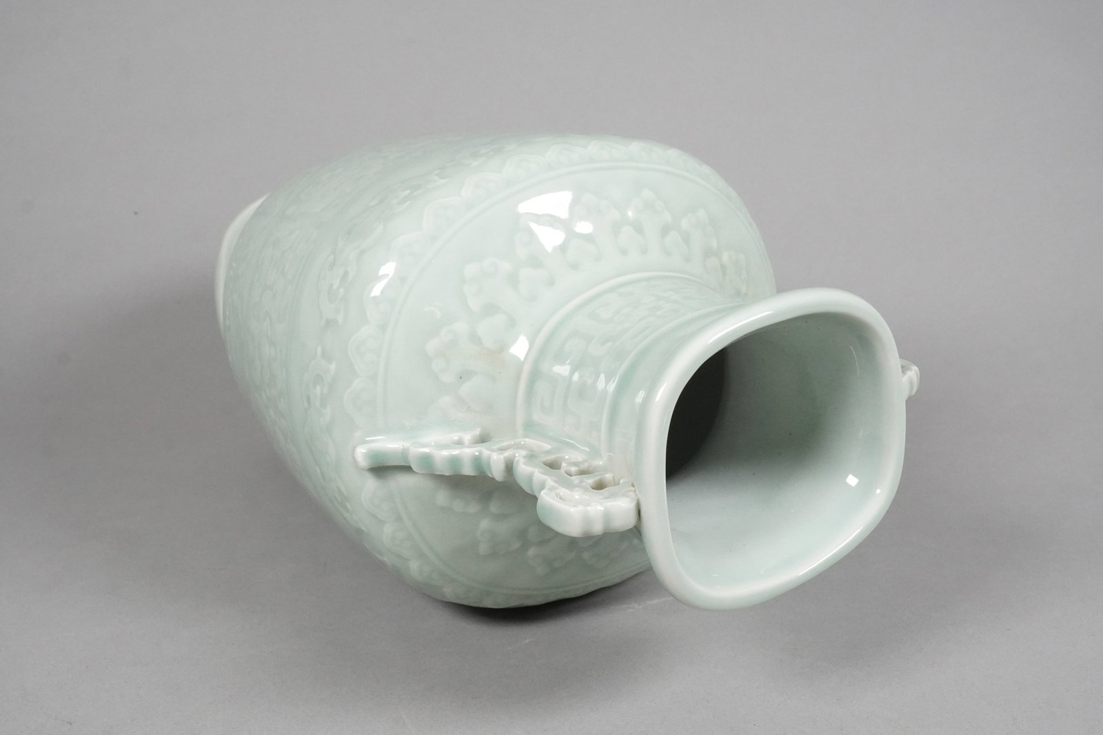Chinese fine celadon vase - 3