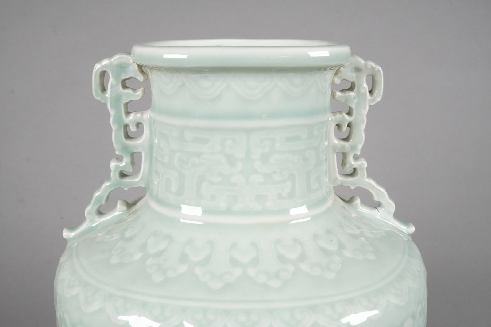 Chinese fine celadon vase - 5