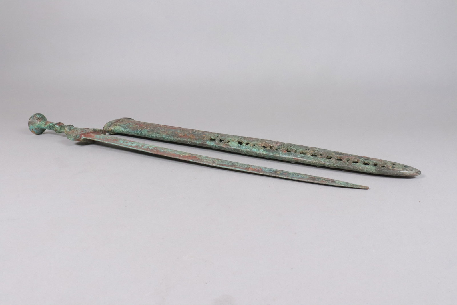Chinese long bronze sword - 3