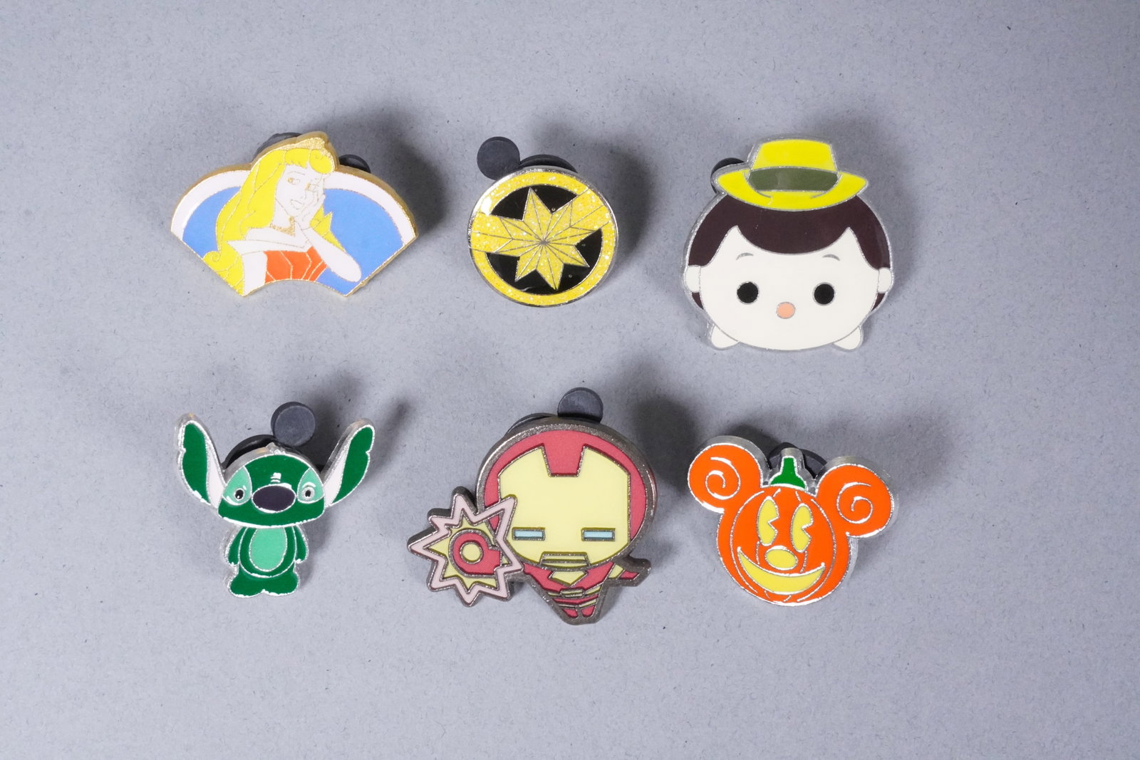 Lots Disney pins - 2