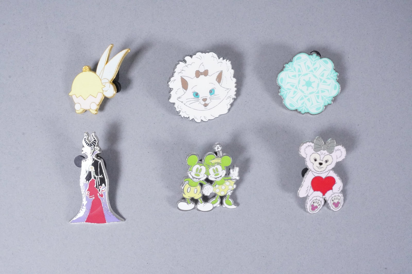 Lots Disney pins - 2