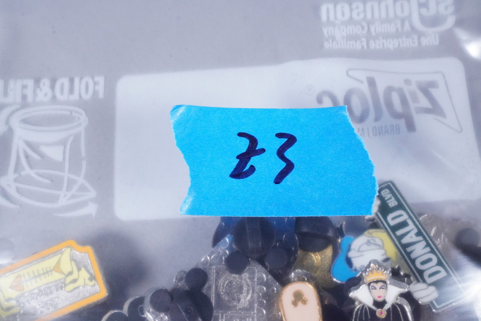 Lots Disney pins - 6