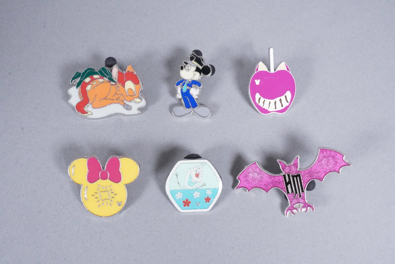 Lots Disney pins - 2