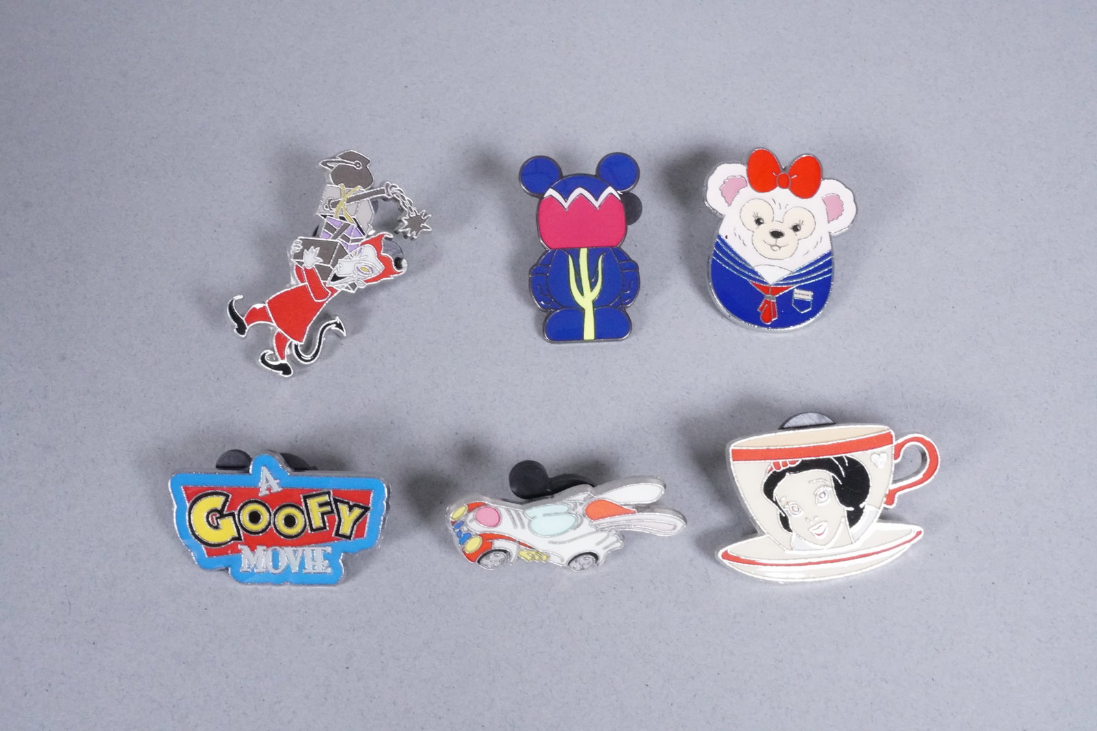 Lots Disney pins - 2