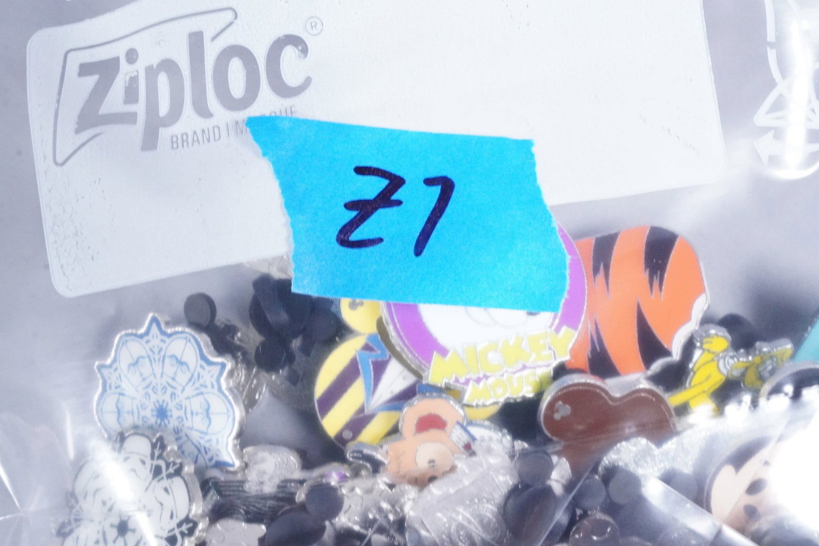 Lots Disney pins - 6