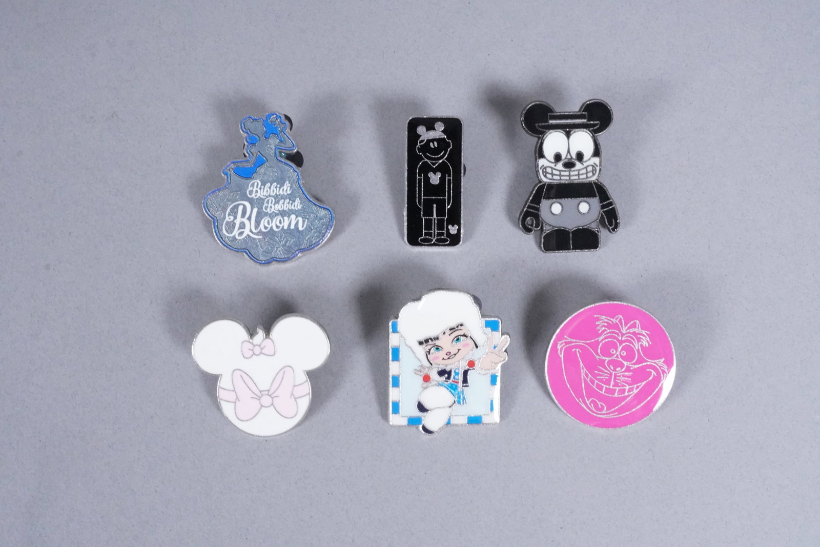 Lots Disney pins - 2