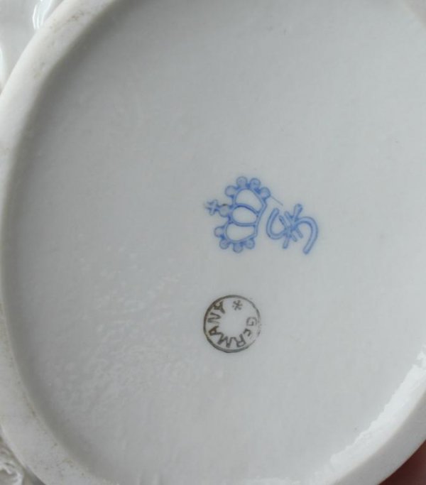 Two German Porcelain Figural Lace Groups of Girls - 5