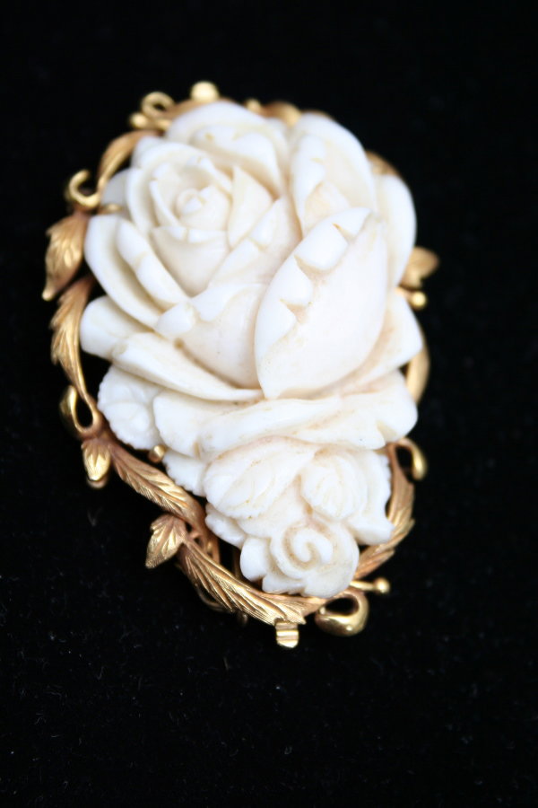 Ivory & Gold Brooch Clasp
