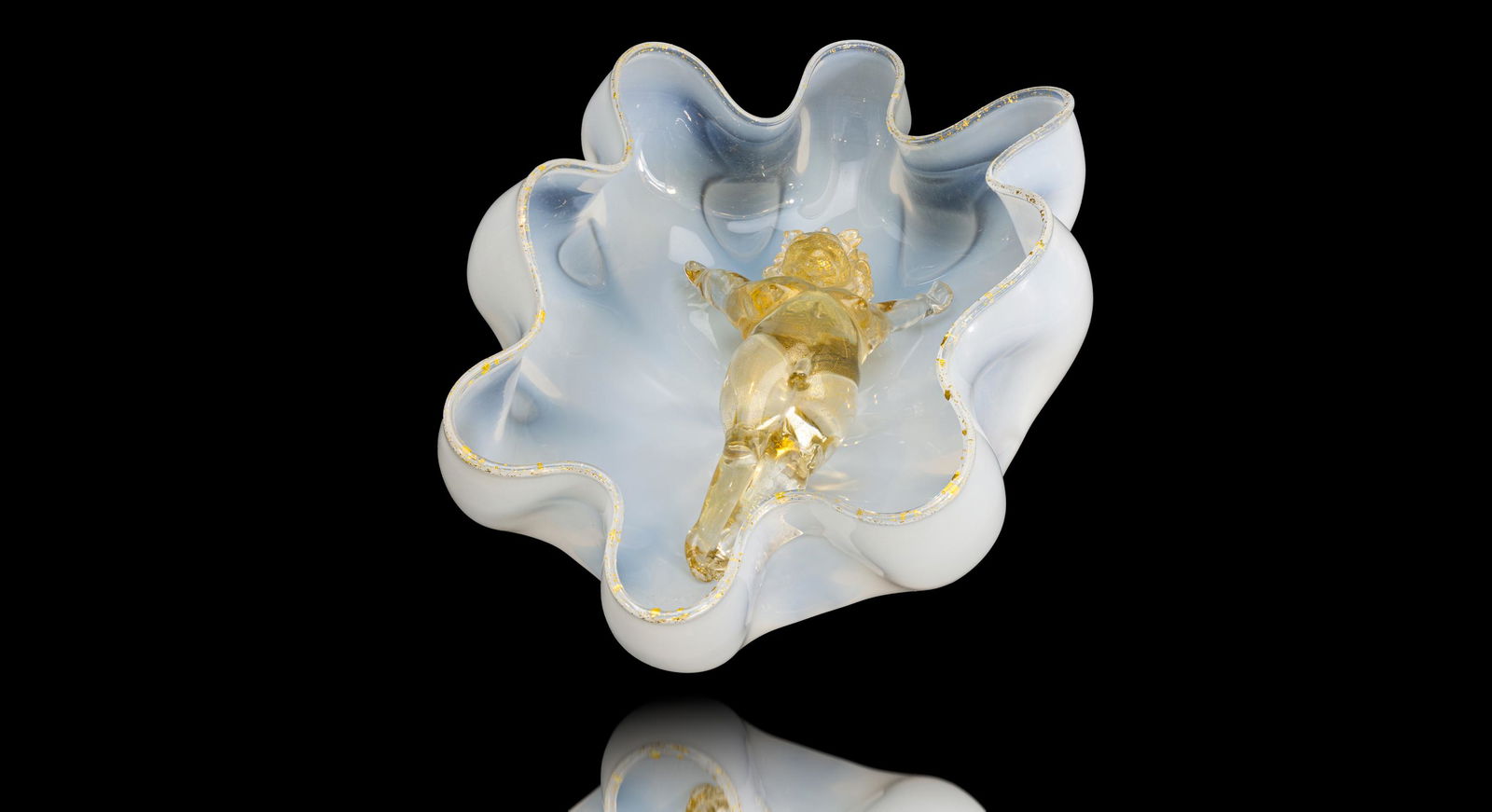 Dale Chihuly,  One-of-a-Kind Golden Putti in White Seaform Glass Sculpture (1 of 13)
